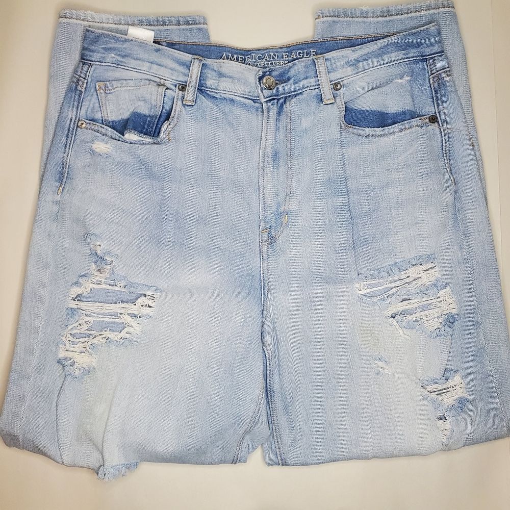 American Eagle Stretch Ripped Mom Jean Size 14